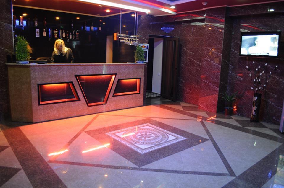 Hotel Apollon Erevan Esterno foto