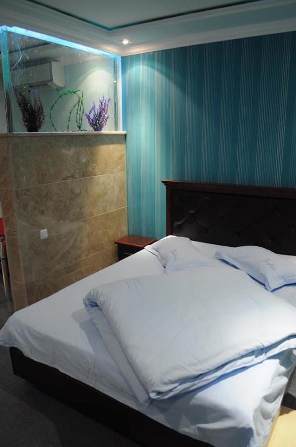 Hotel Apollon Erevan Esterno foto